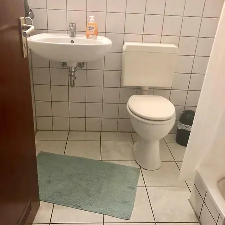 Near University Hospital In Apartment Dusseldorf